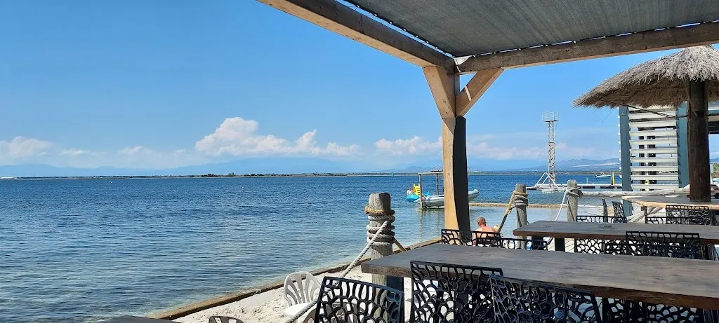 Alistair Robertson_Restaurant Le Manuia Port Barcares - Paillote - Bar_Barcarès_review