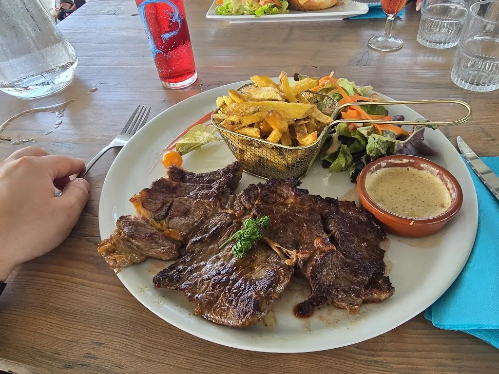 Jonathan Chrétien_Restaurant Le Manuia Port Barcares - Paillote - Bar_Barcarès_review