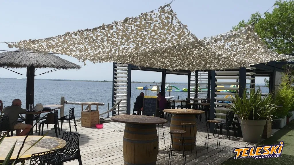 Restaurant Le Manuia Port Barcares - Paillote - Bar restaurant in Barcarès