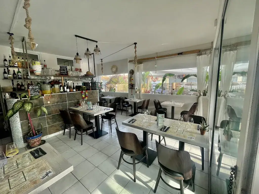 Le Flot Clair restaurant in Barcarès