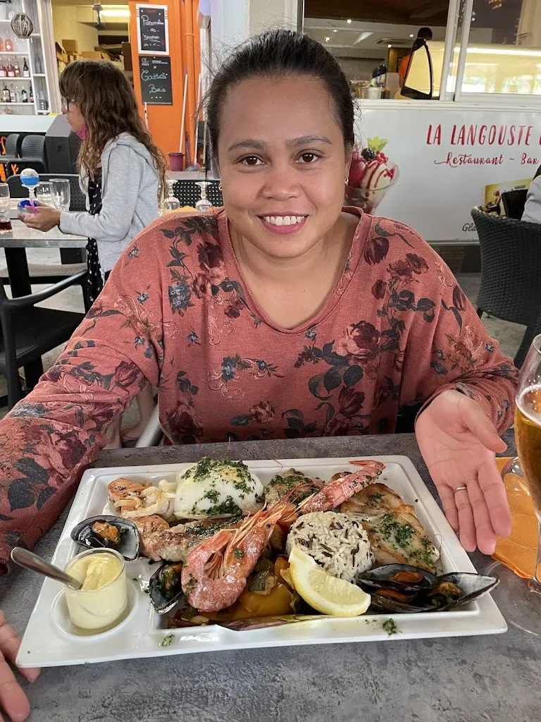 J HOPE WOOZI_La Langouste qui Chante_Barcarès_review