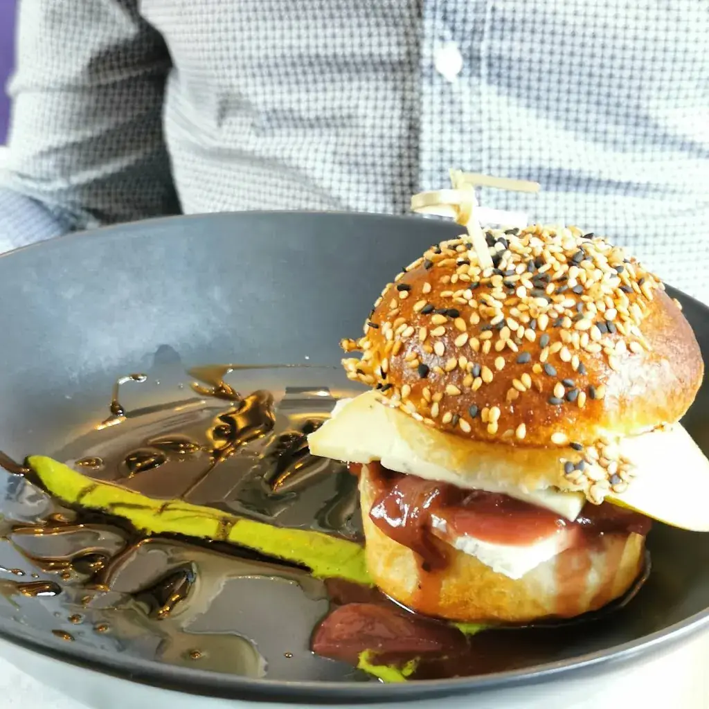 Le Sans Facon_Mably_slider_image_2