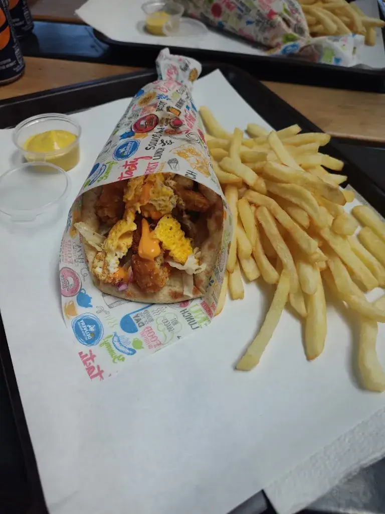 Chris Tina_Le Royal Cheese Naan_Barcarès_review