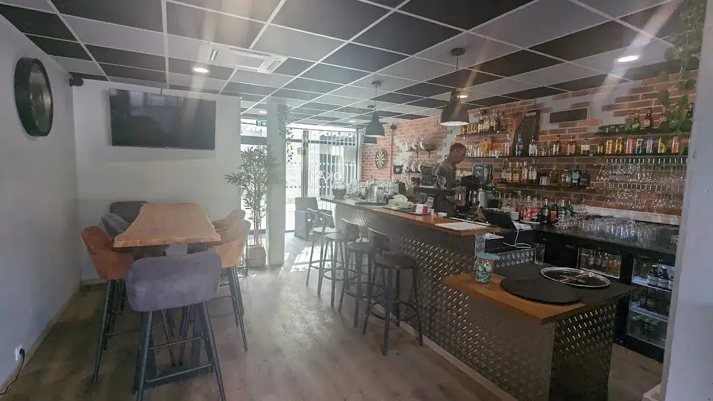 OKAVO ristorante a Plaissan