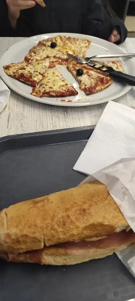 Menu_Snack Les Castas_Vigan_image_9