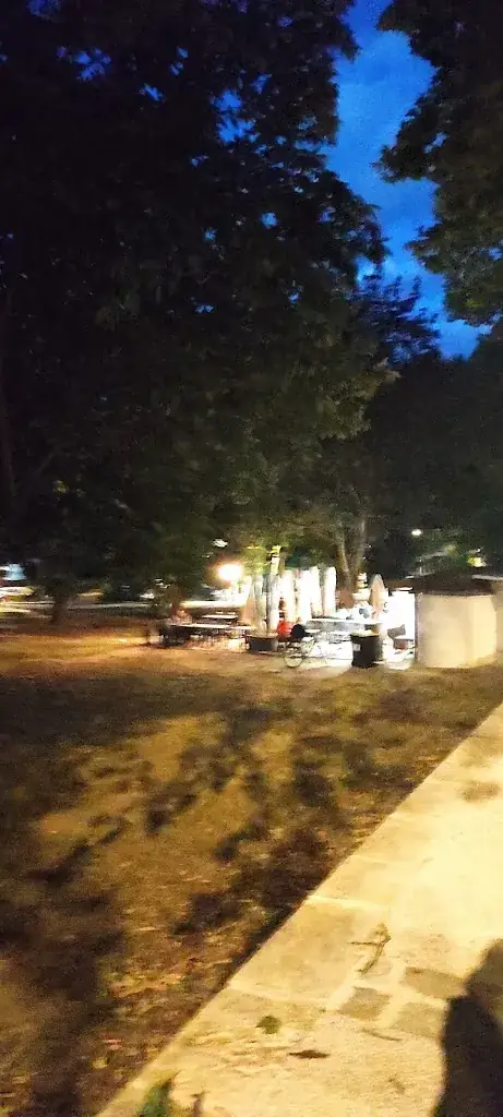 Priscille L.R_Snack Les Castas_Vigan_review