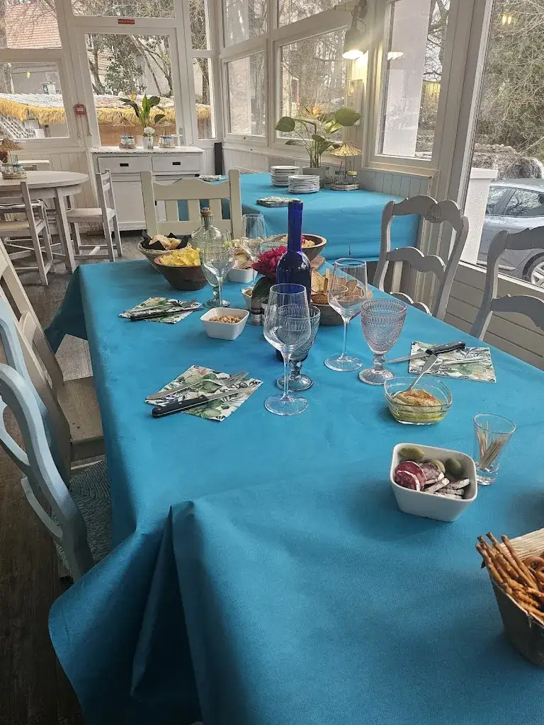 Le Carrousel/Assoc Beija-Flor restaurant in Collonges-sous-Salève