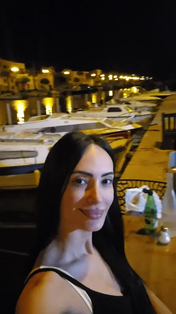 Elena Vukanovska_Oh Frère De La Côte!_Grau-du-Roi_review