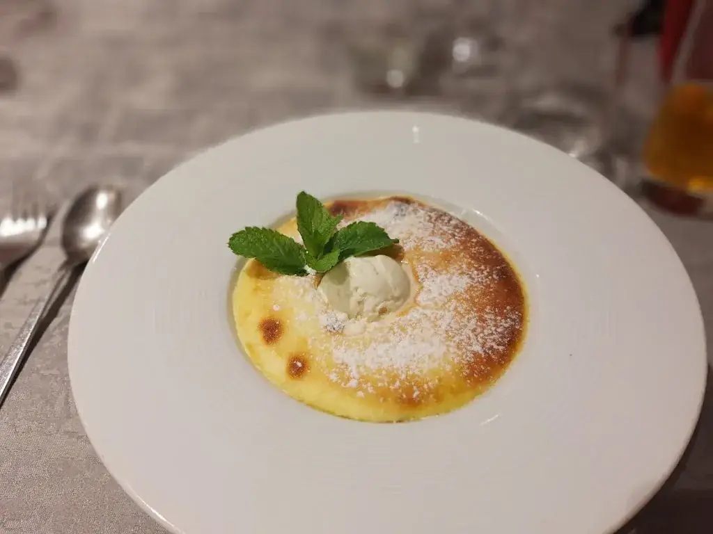 Arman Khalatyan_L' Amarette_Grau-du-Roi_review