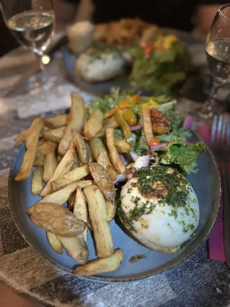 Nathalie Curto_L'Ancre_Grau-du-Roi_review