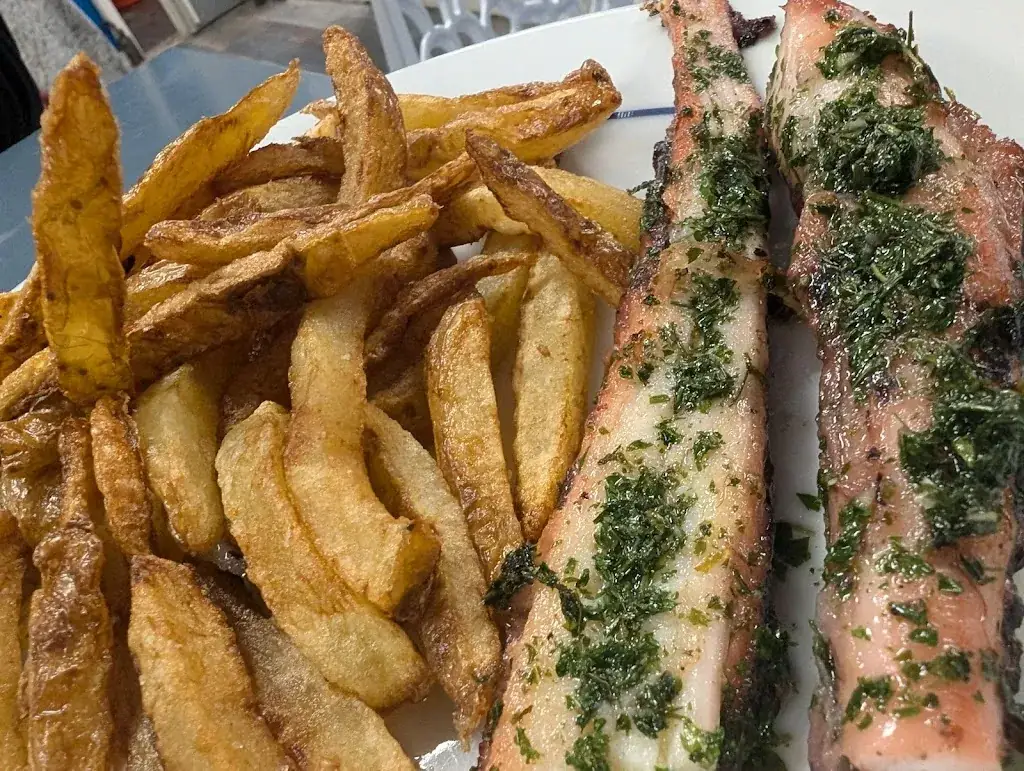 Femke Dierckx_La Barque Bleue_Grau-du-Roi_review