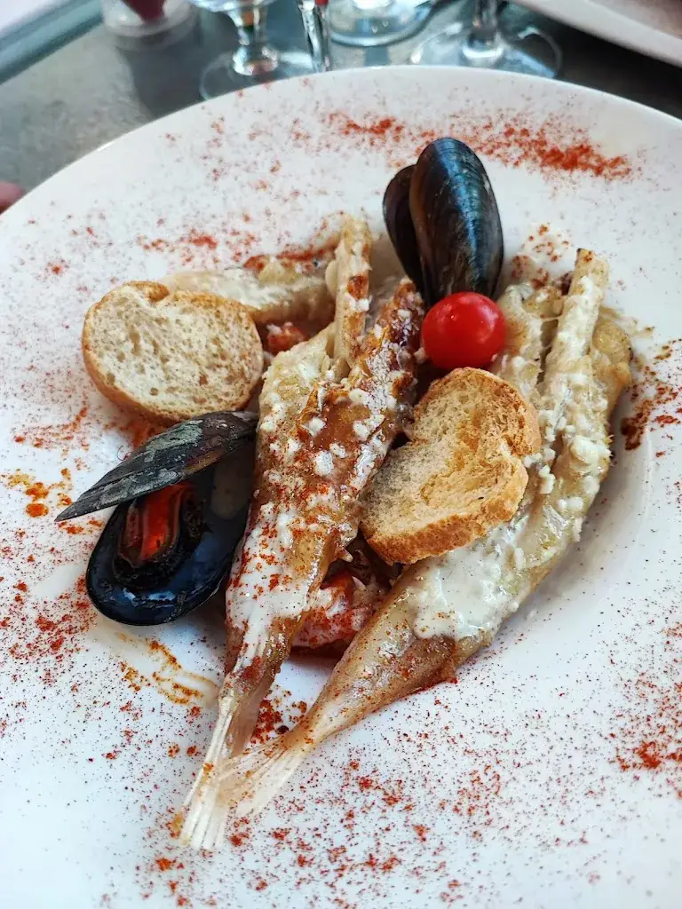 Le Modern Café_Grau-du-Roi_slider_image_2