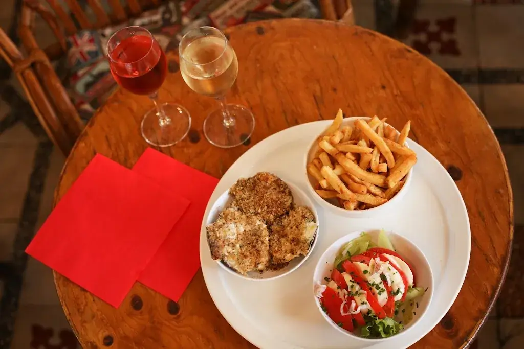 Le Quai Dix-Neuf_Grau-du-Roi_slider_image_3