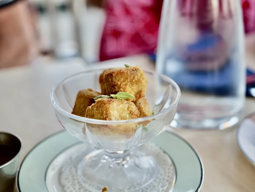 Joel Gwada_Le Comptoir Des Voiles_Grau-du-Roi_review