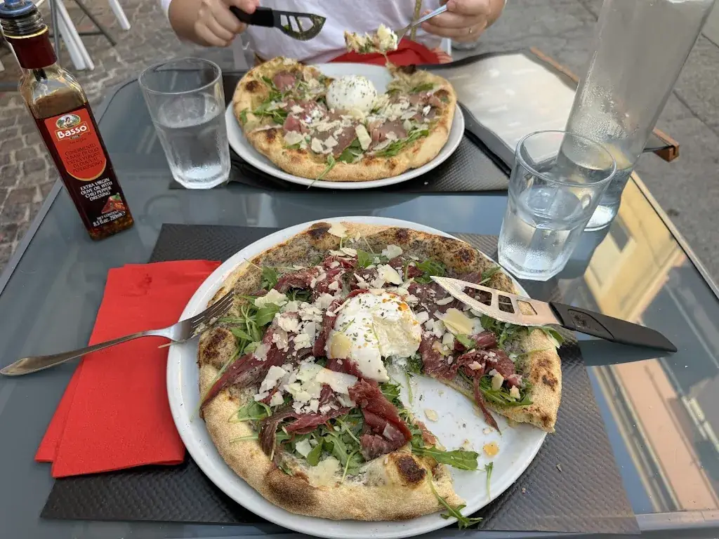 Cedric Hirschfeld_Casa di Maria_Grau-du-Roi_review