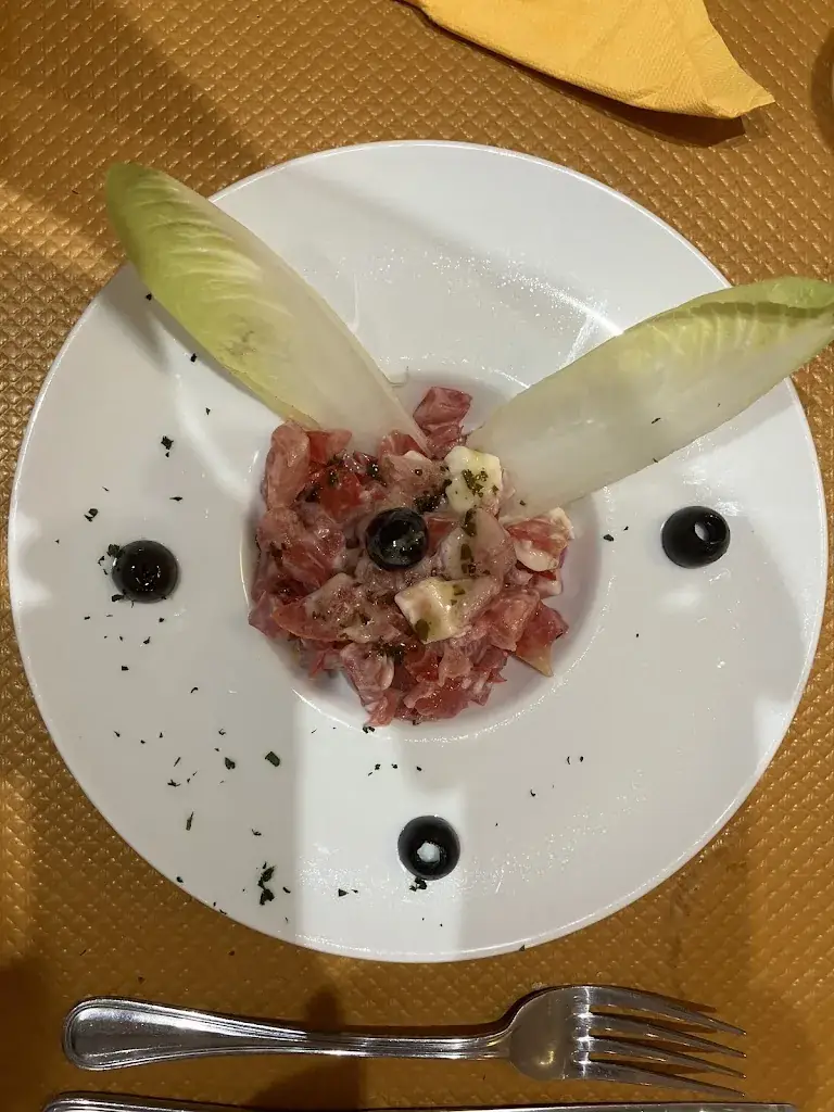 Filip Trgovcevic_Le point cardinal_Grau-du-Roi_review