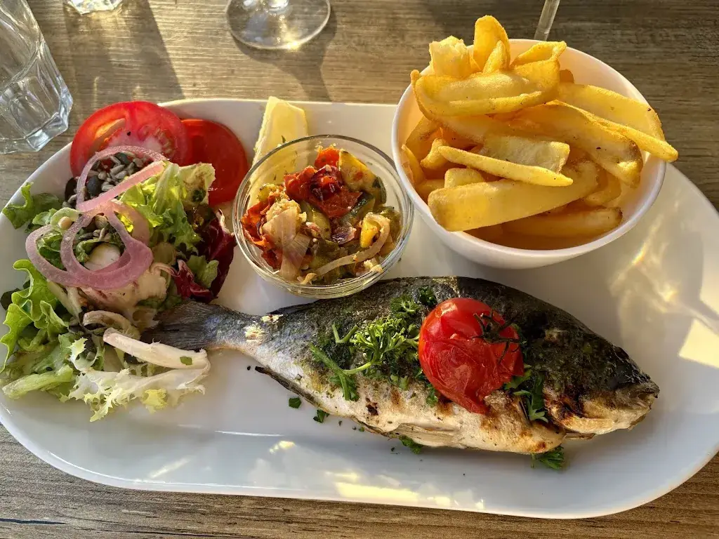 Marina Guille_O' Grau Sel, restaurant de poissons, Terrasse Non Fumeur_Grau-du-Roi_review