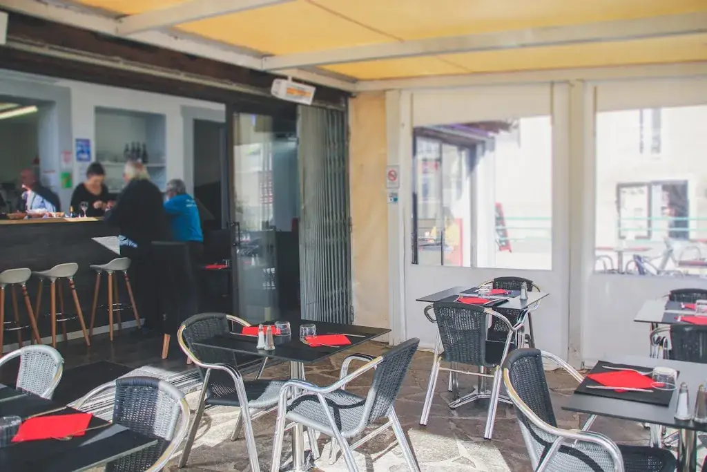 Brasserie le Donjon restaurant in Matelles