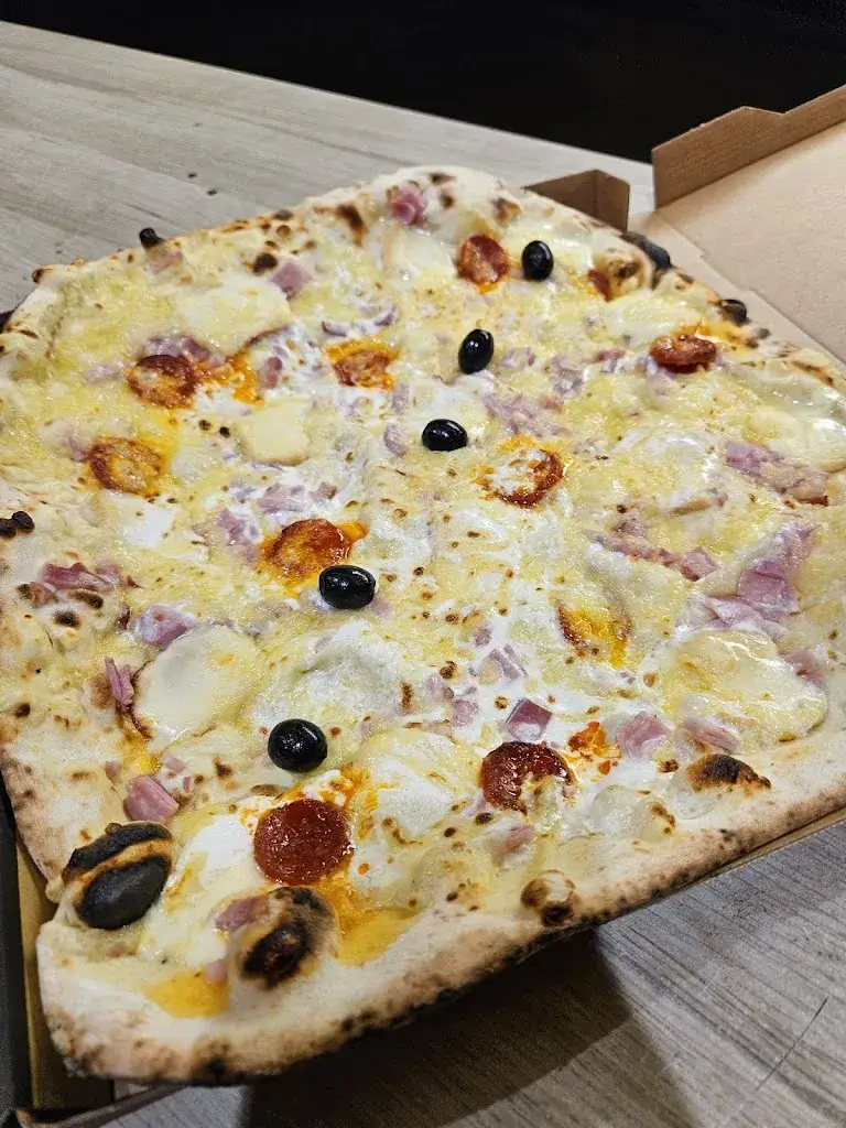 Pizza' iolo_Maringues_slider_image_2