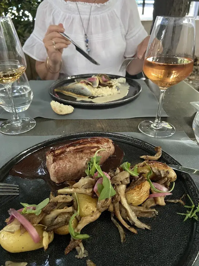 Dominic Volpato_Resto*Bar Lounge 