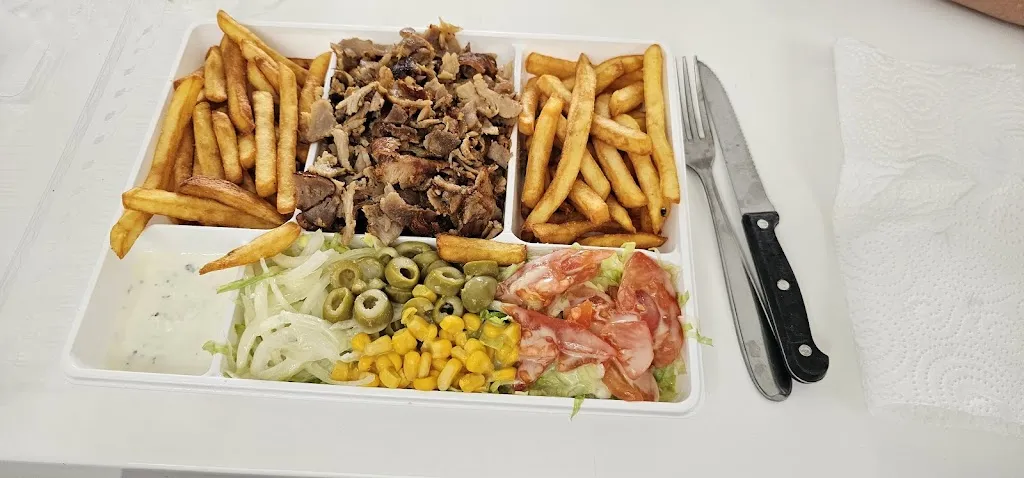 Nadhir food_Maringues_slider_image_2