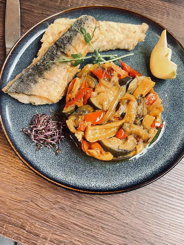 Henriette Richart Carreno_POISSONNERIE LA PERLE DU SUD_Lignan-sur-Orb_review