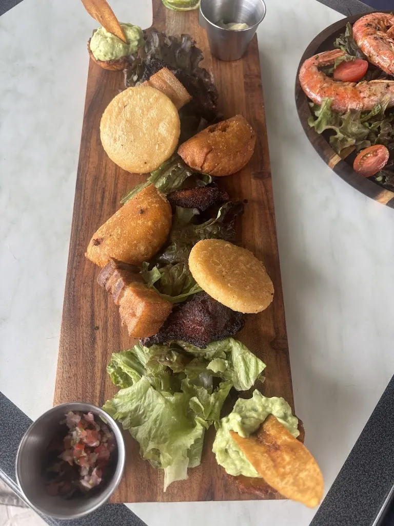 Mélissa FERRE_Restaurant Encanto_Lisle-sur-Tarn_review