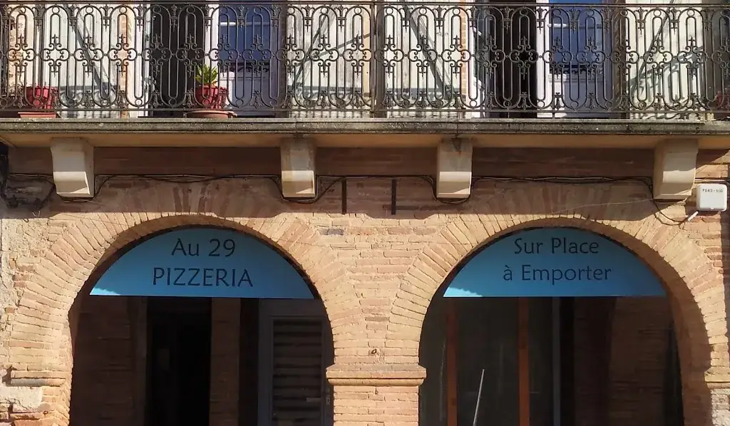 Au 29 Pizzéria restaurant in Lisle-sur-Tarn