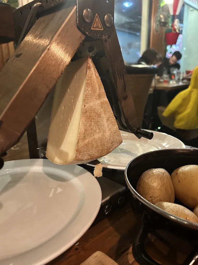 Paul Axford_La Fermette - Les Angles_Angles_review