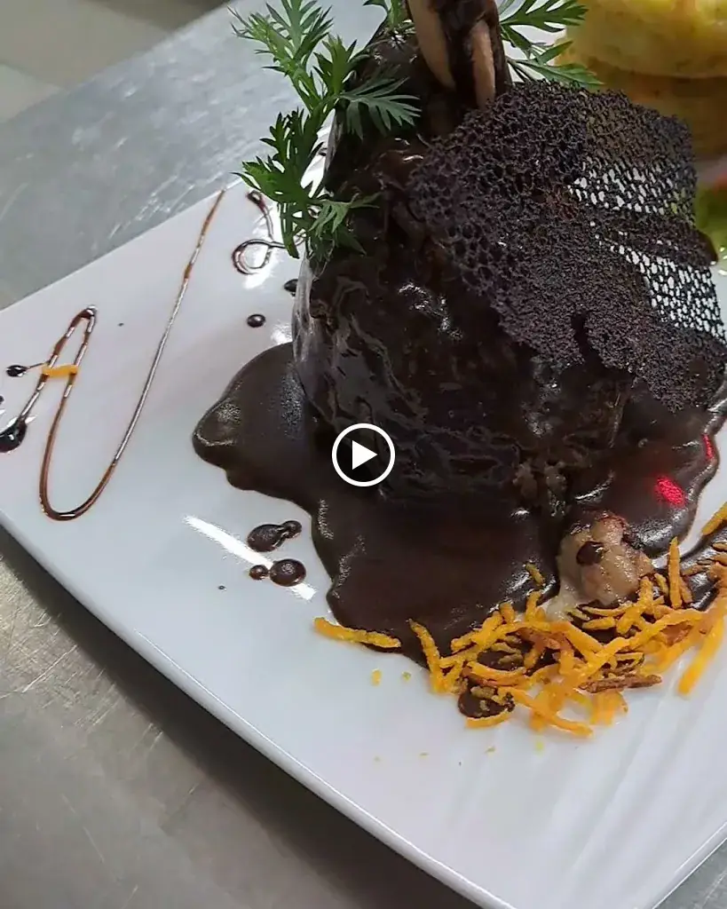 LA LOUVE_Angles_slider_image_2