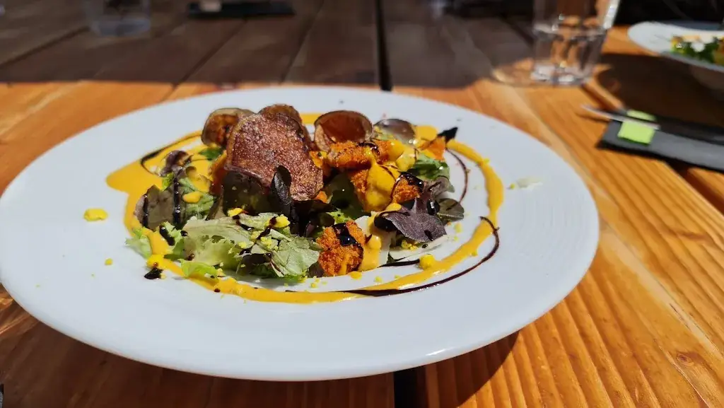 Le Chalet Rest’O_Angles_slider_image_3