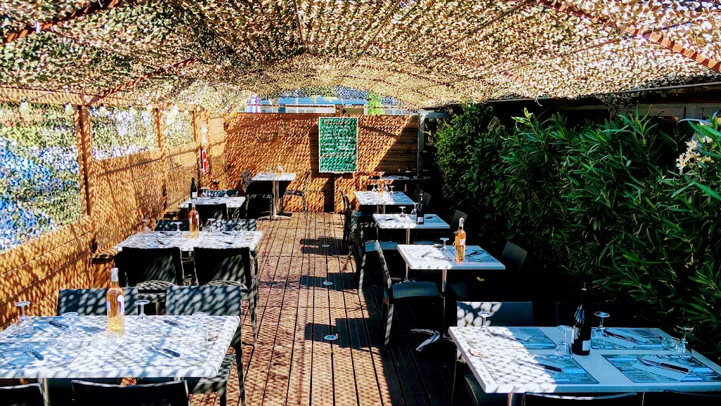 Les Romarins restaurant in Angles