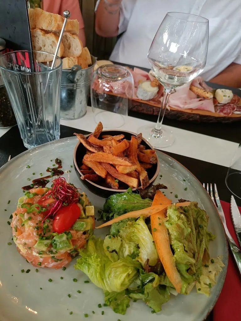 Cec M_Vin Chez Moi_Angles_review