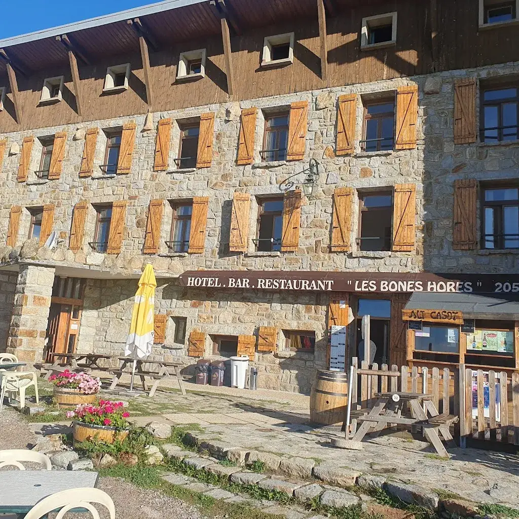 Amber Dowell_Les Bones Hores_Mont-Louis_review