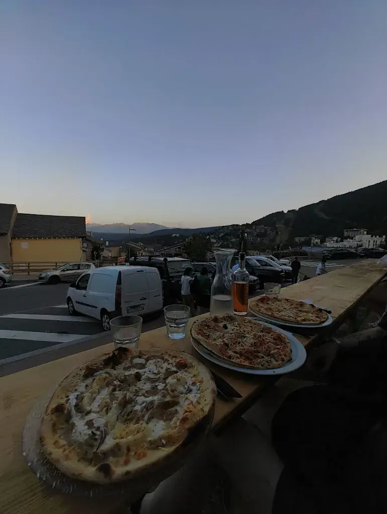 Gemma Bartrés Vidal_Xtreme Pizza_Angles_review