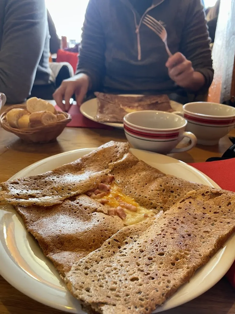 Berta Devant_Crêperie Plein Soleil Sarl Pyrenne Alain et Valérie_Angles_review