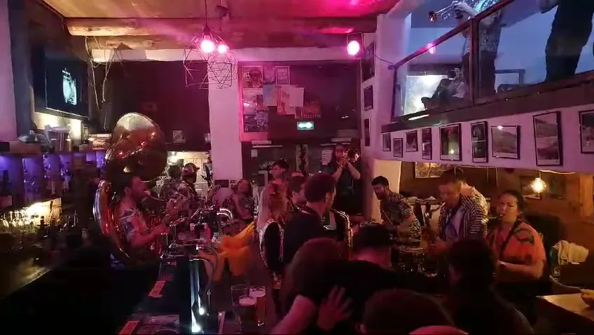 TomTom Tom_Le Yes_Angles_review