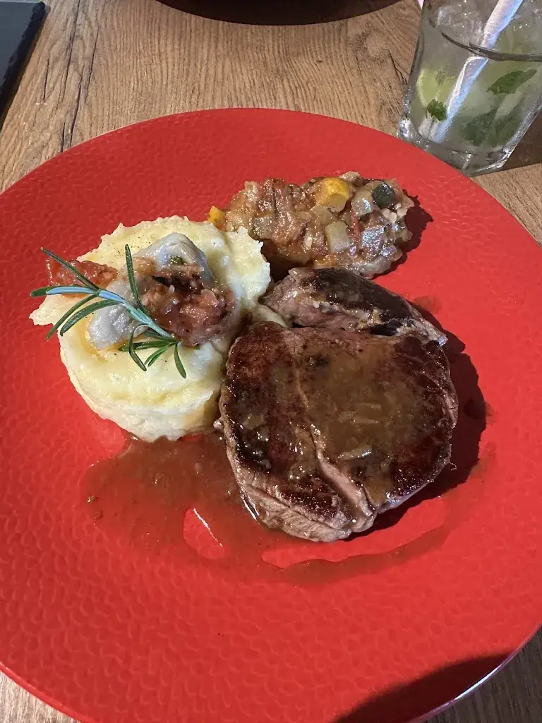 Janice Huinck (Nies)_Restaurant Maison Germains_Massieux_review