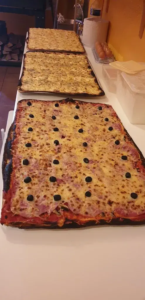 Menu_Pizza Luna Llupia_Llupia_image_3