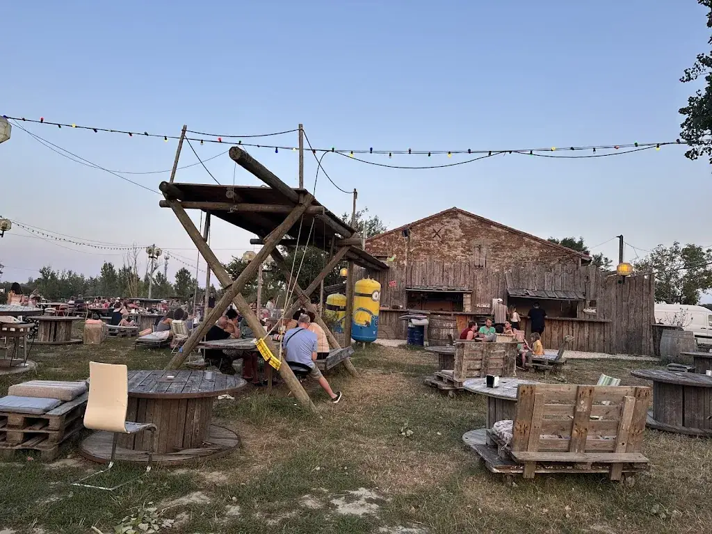 Alejandro Guerry_Guinguette des lacs de Sabatouse 