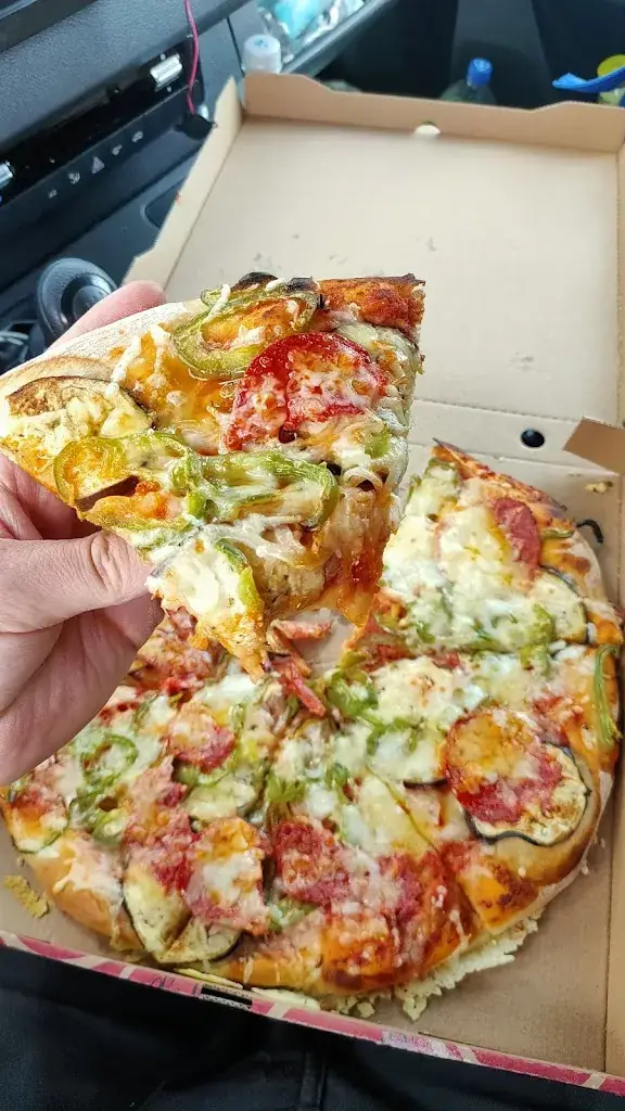 Arkadiusz Mrzyk_Prim pizza_Luc-la-Primaube_review