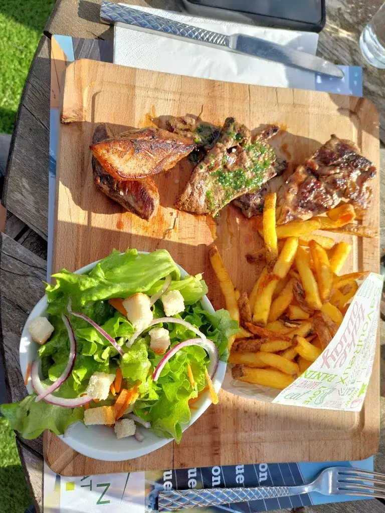 DROLES DEUX TABLES_Lunel-Viel_slider_image_2