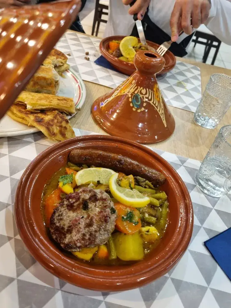 Zuza Matras_LES ARTISANS SEMOULIERS_Bosc_review