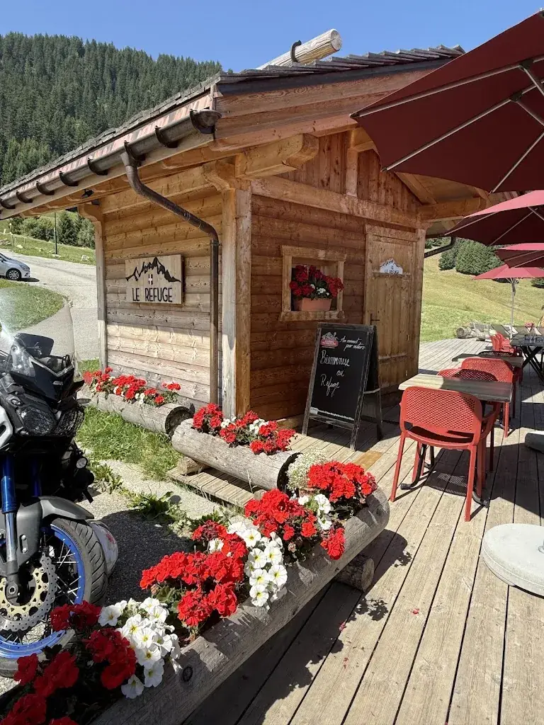 maxime cluzel_Le Refuge_Villard-sur-Doron_review