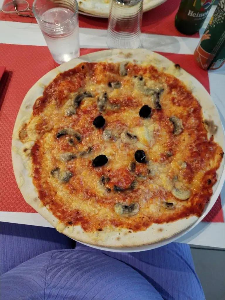 Marie Pierre Charpentier_Pizza Limouxine_Limoux_review