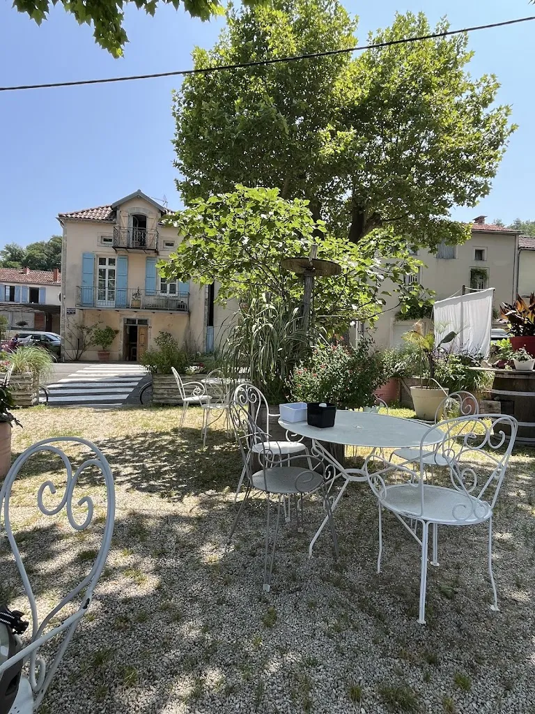 Petra Mol_Quai n°5_Luzech_review