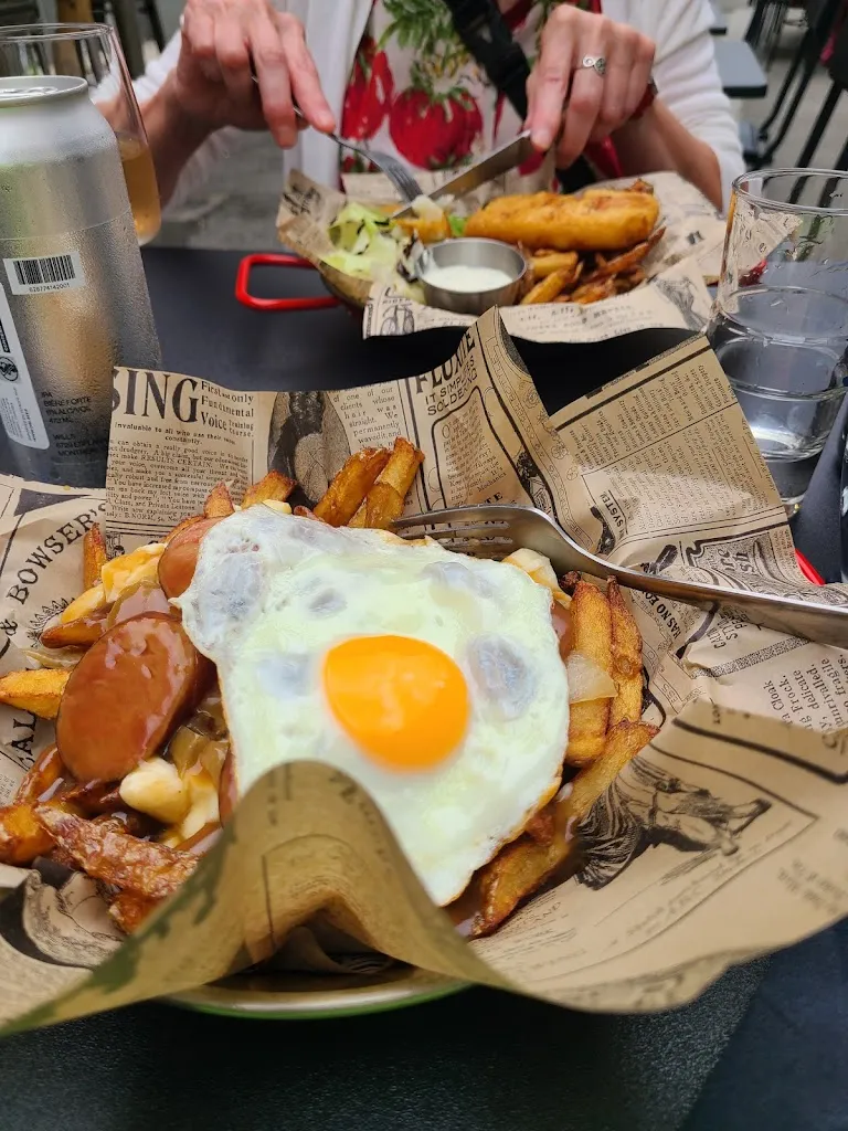 Oliver Robinson_O POUTINE_Luz-Saint-Sauveur_recensione