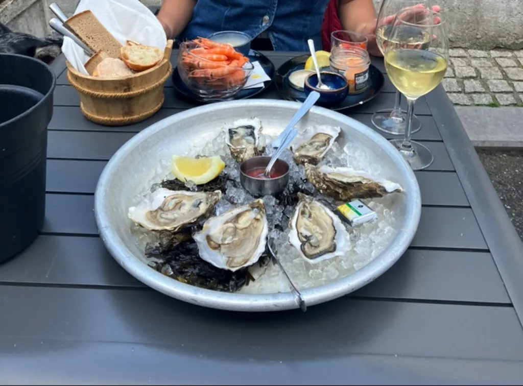 Bertie Wilkinson_« Chez Pif »Bar à Huîtres Luz Saint Sauveur_Luz-Saint-Sauveur_review
