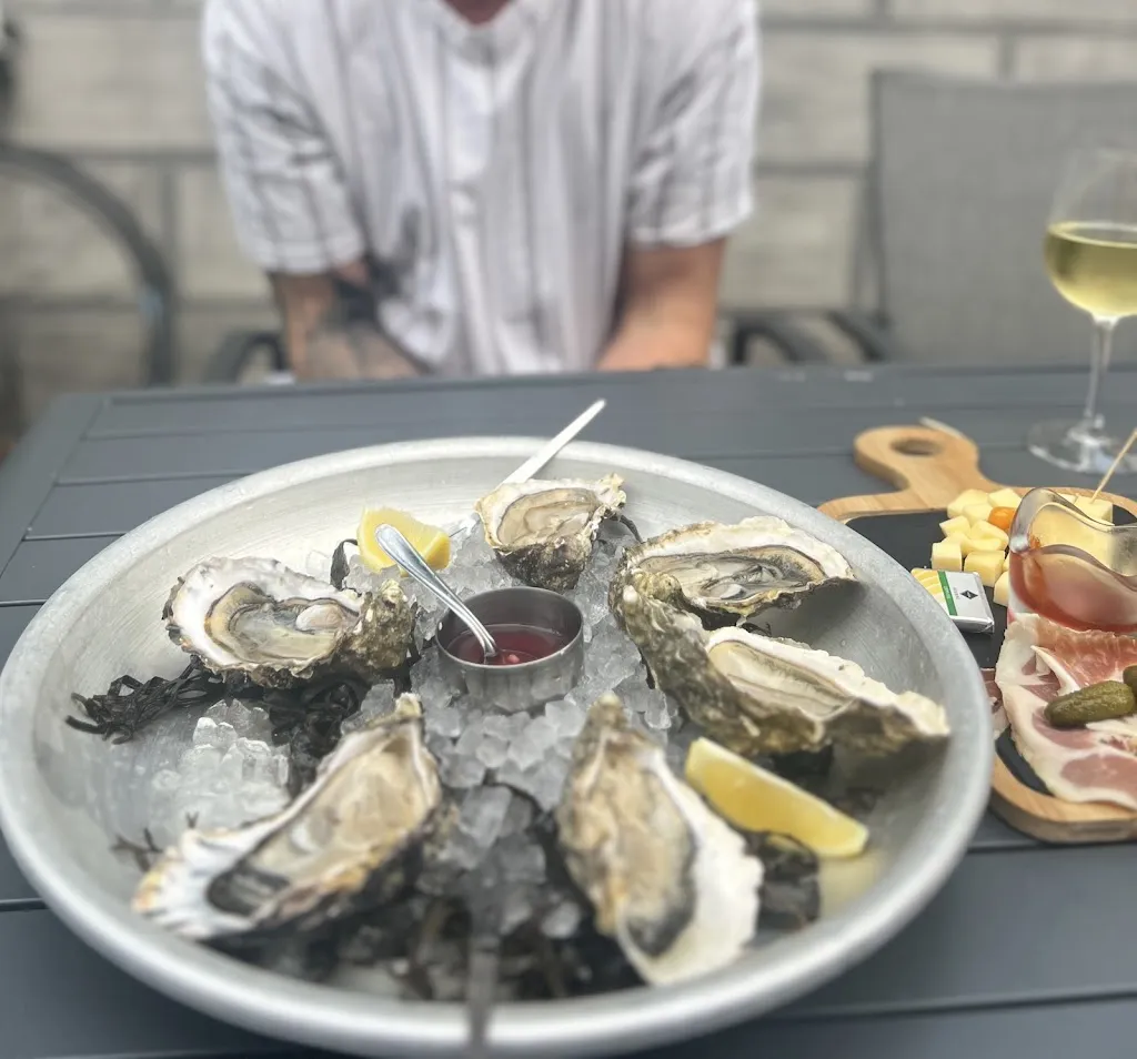 Jai Goeminne_« Chez Pif »Bar à Huîtres Luz Saint Sauveur_Luz-Saint-Sauveur_review