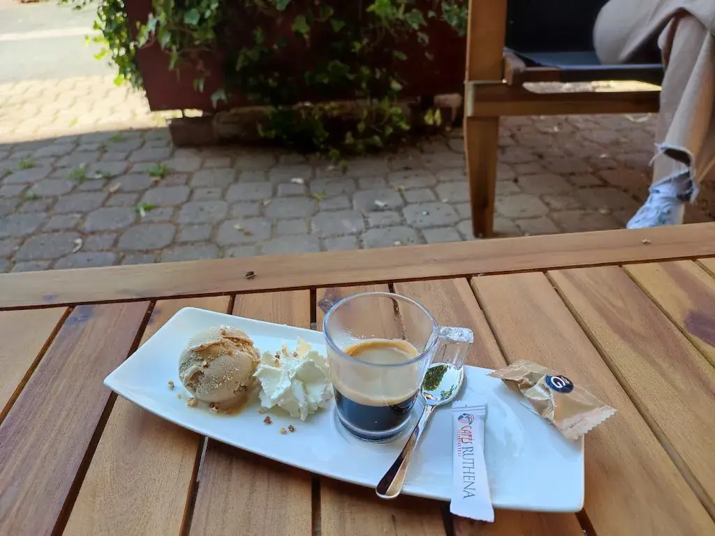 Le glacier du mansois restaurant à Marcillac-Vallon